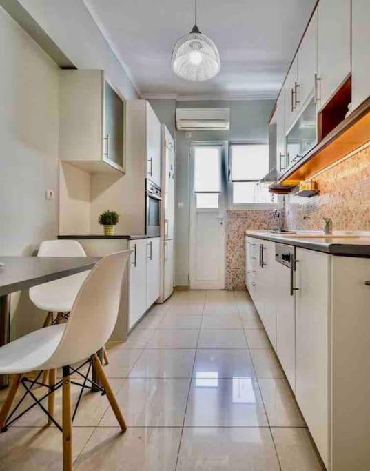 A Unique Apartment In The Historical Center-3Bds Atina Dış mekan fotoğraf