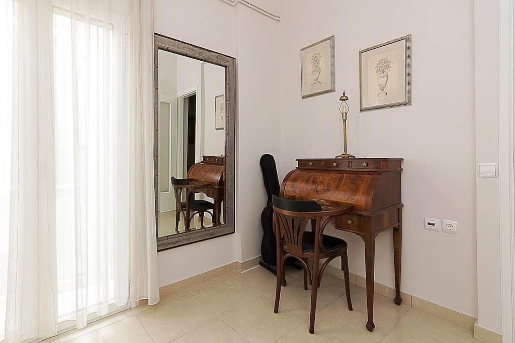 A Unique Apartment In The Historical Center-3Bds Atina Dış mekan fotoğraf